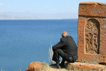 Paysage au bord du Lac Sevan en Arménie