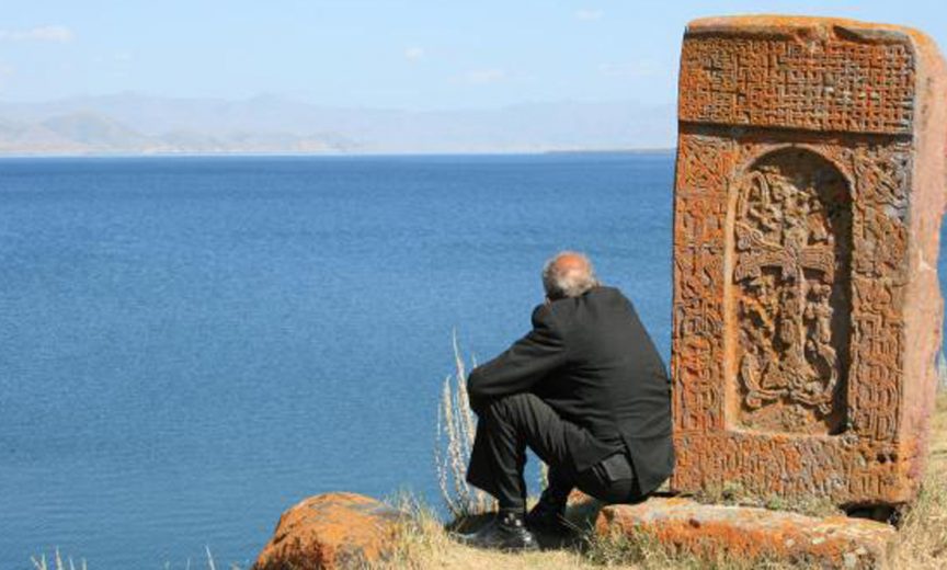 Paysage au bord du Lac Sevan en Arménie