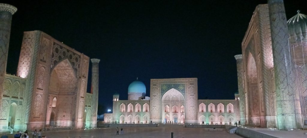 Arrivée des lycéens à Samarkand, Ouzbékistan