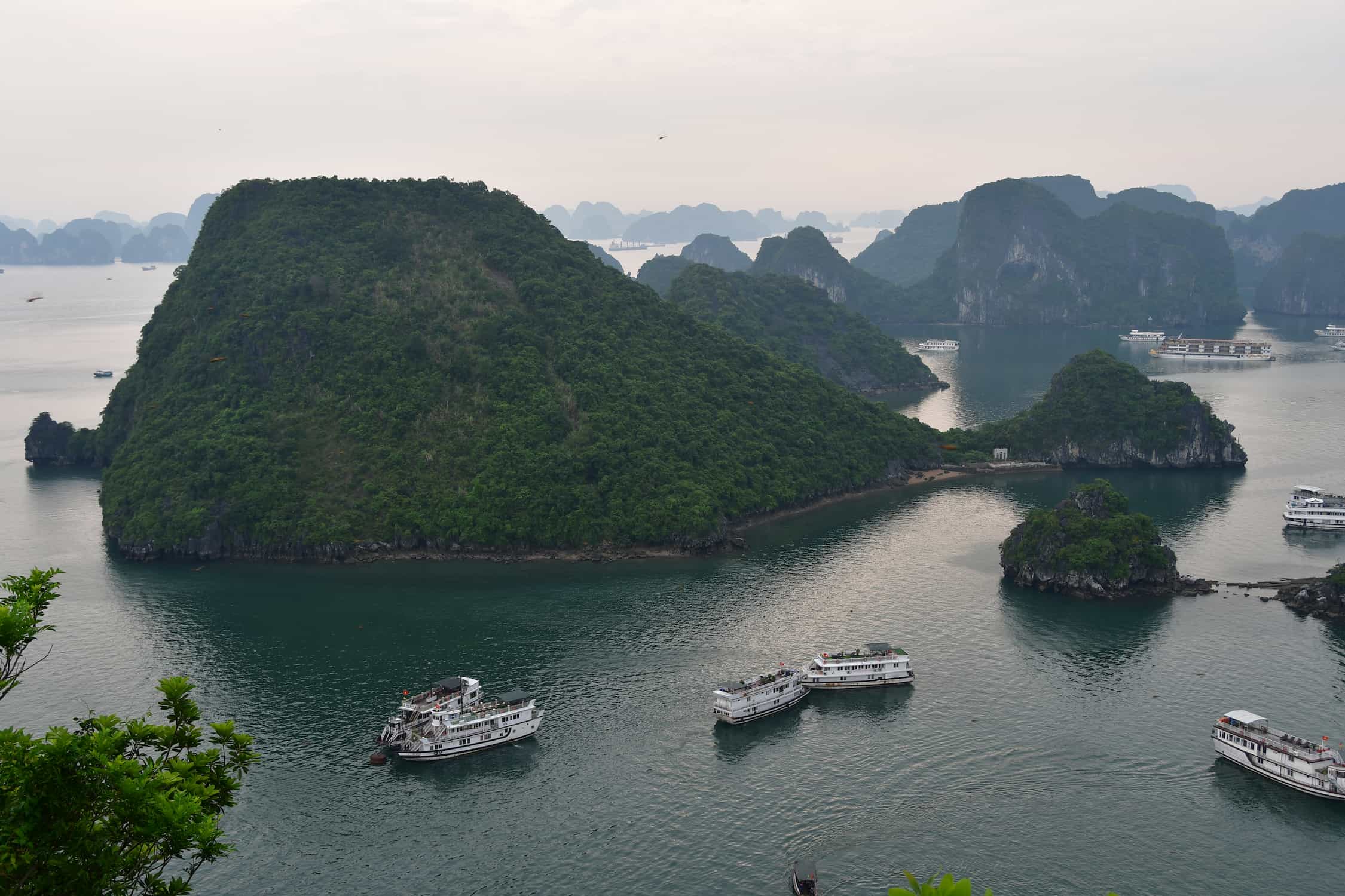 trek solidaire au Vietnam : Baie d'Ha Long et Tonkin